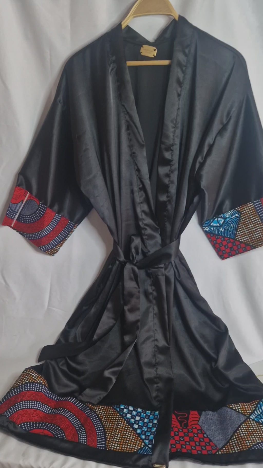 African Waxprint/Black Satin Robe (699 kr)