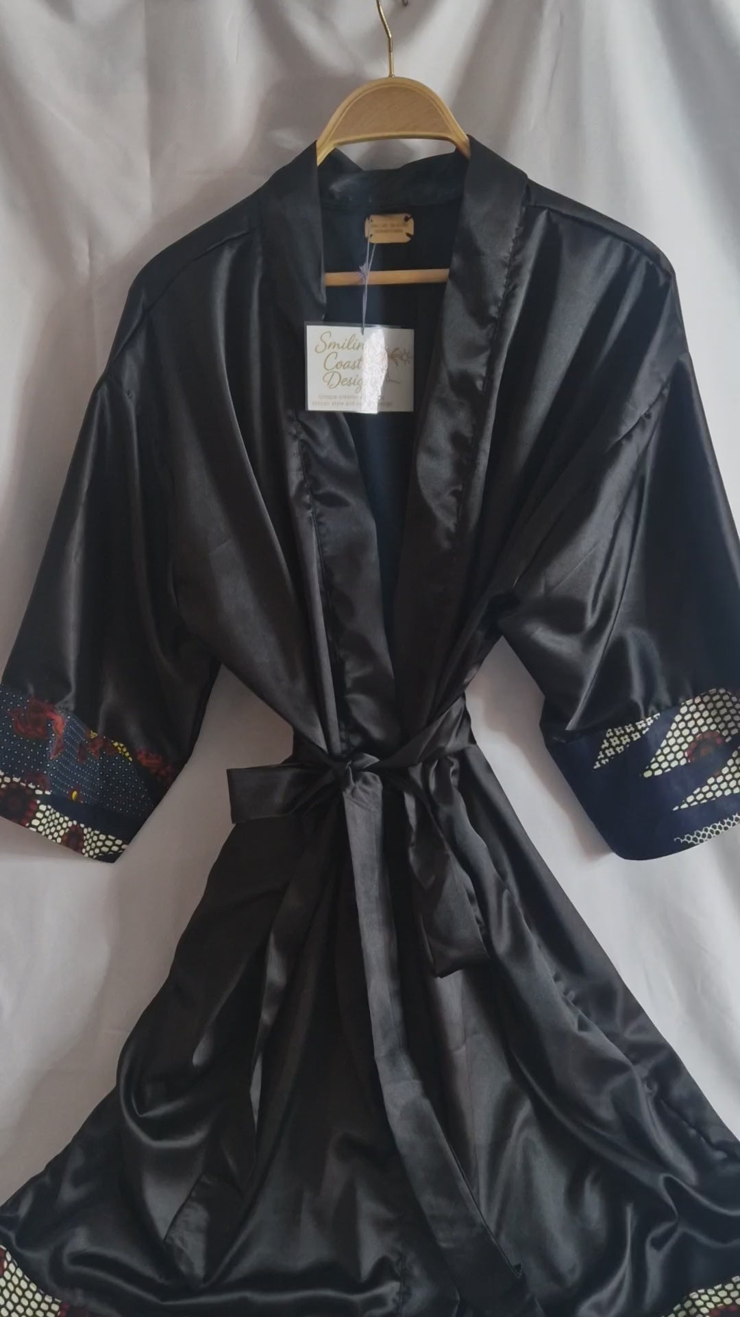 African Waxprint/Black Satin Robe (699 kr)