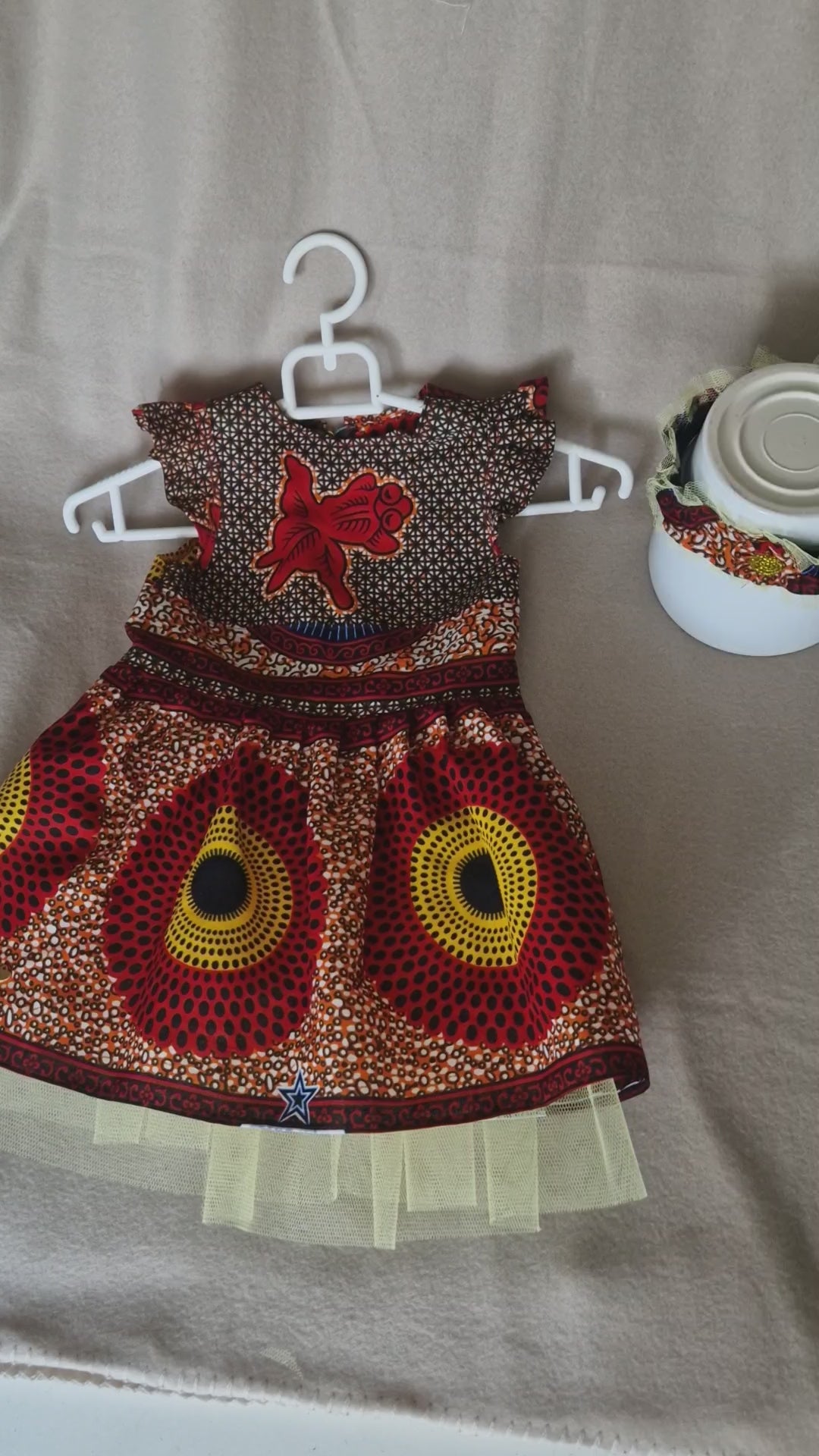 African Wax Print Toddler Dress with Matching Headband – 12–18 Months(549 kr)