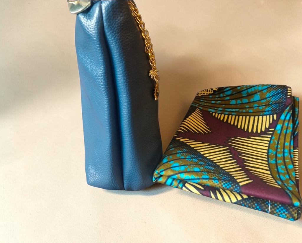 African waxprint/Vegan leather  Crossbody Bag (695 kr)