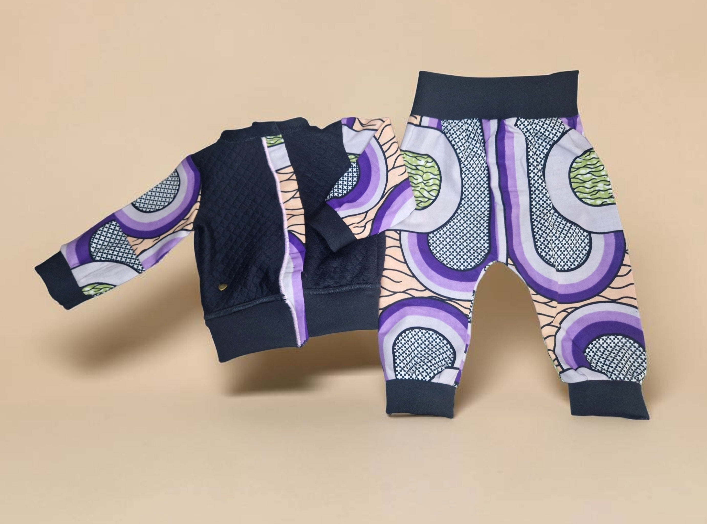 African waxprint Baby Set 0–3 Months – Quilted Jacket & Wax Print Pants( 499 kr)