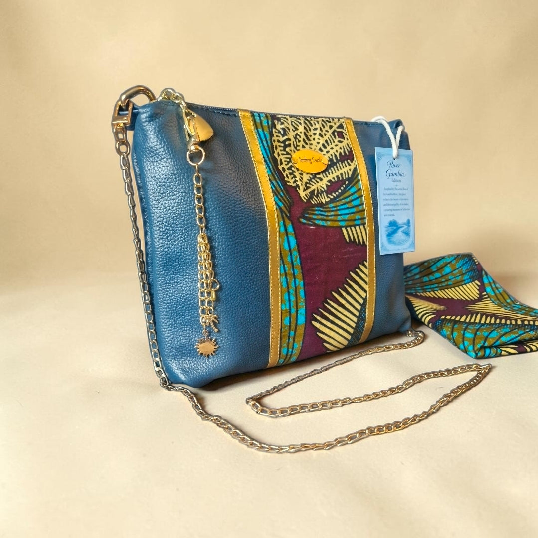 African waxprint/Vegan leather  Crossbody Bag (695 kr)