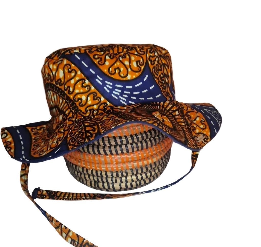 African Wax Print Baby set –  Sun Hat, Bib & Pacifier Clip(499 kr)