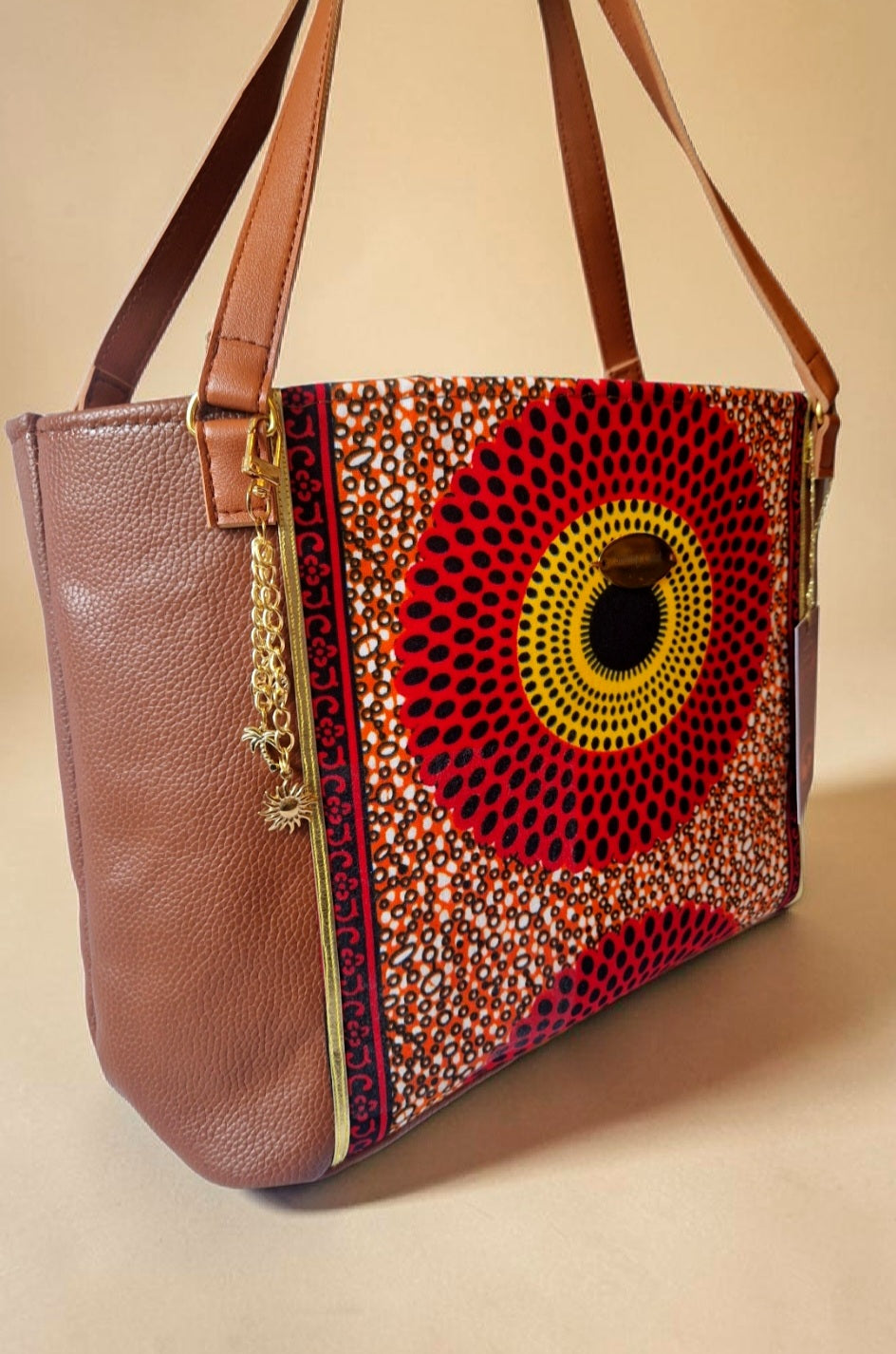 African waxprint/Vegan lether totebag(1395 kr)