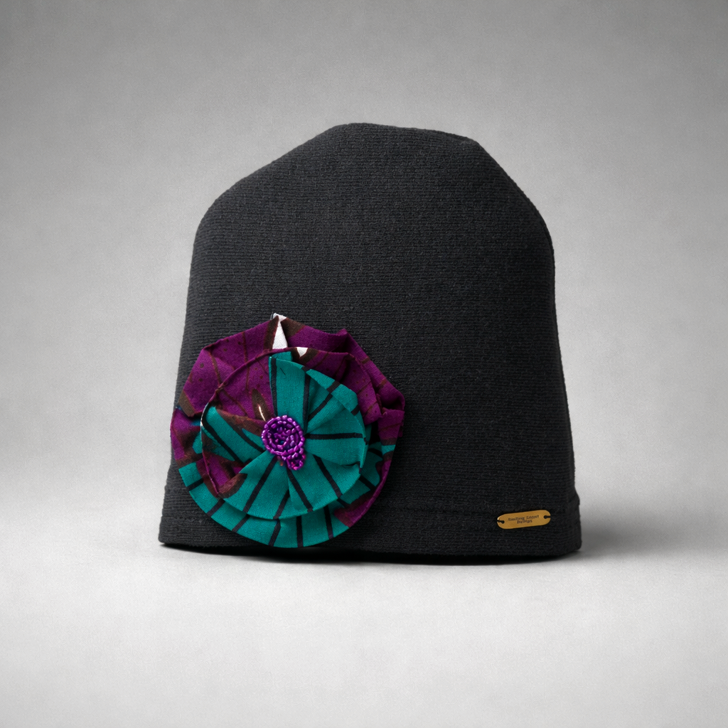 Baby Beanie – Hat with Waxprint flower(219 kr)