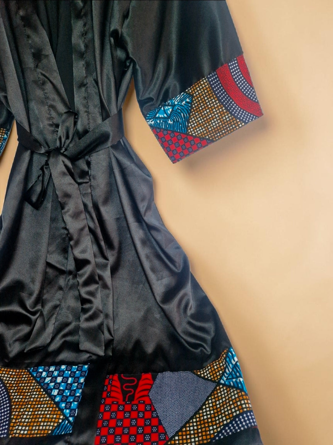 African Waxprint/Black Satin Robe (699 kr)