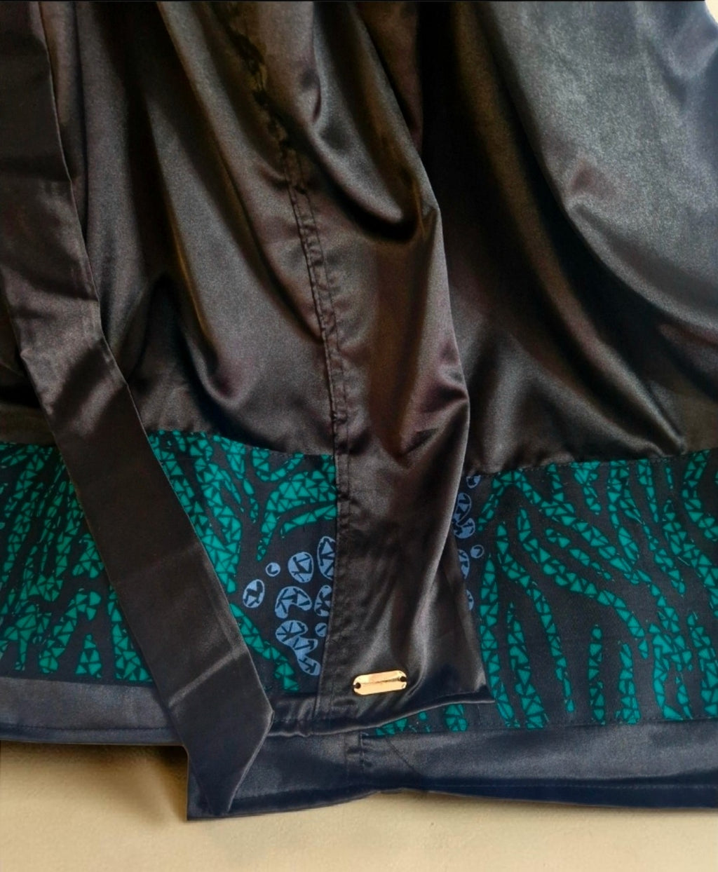African Wax Print/Black Satin Robe (699 kr)