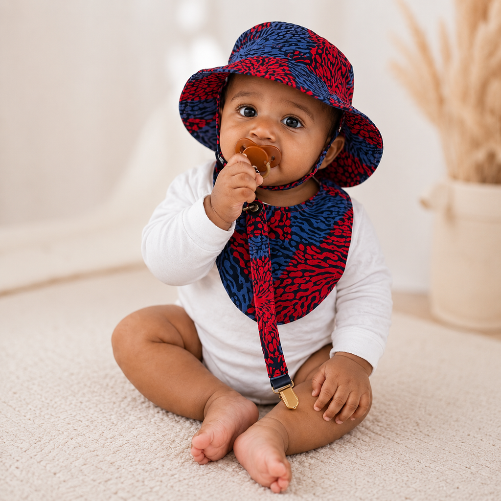 African Wax Print Baby Set – Sun Hat, Bib & Pacifier Clip (499 kr)