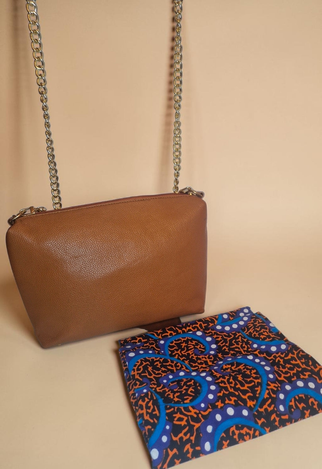 African waxprint/Vegan Leather Shoulder Bag (995 kr)