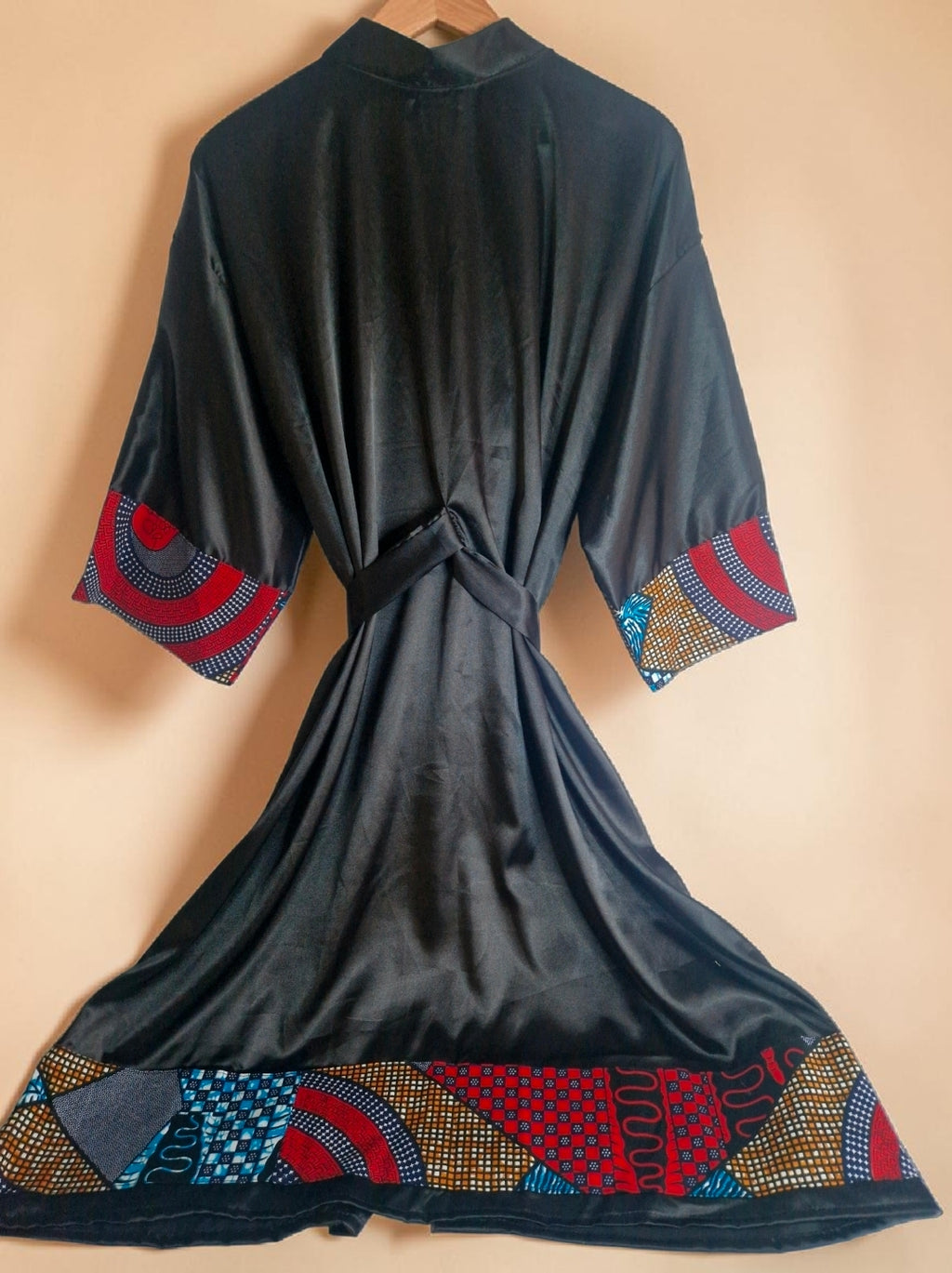 African Waxprint/Black Satin Robe (699 kr)