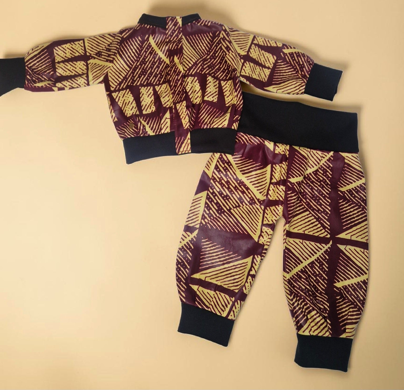 African waxprint Baby Tracksuit(559kr)