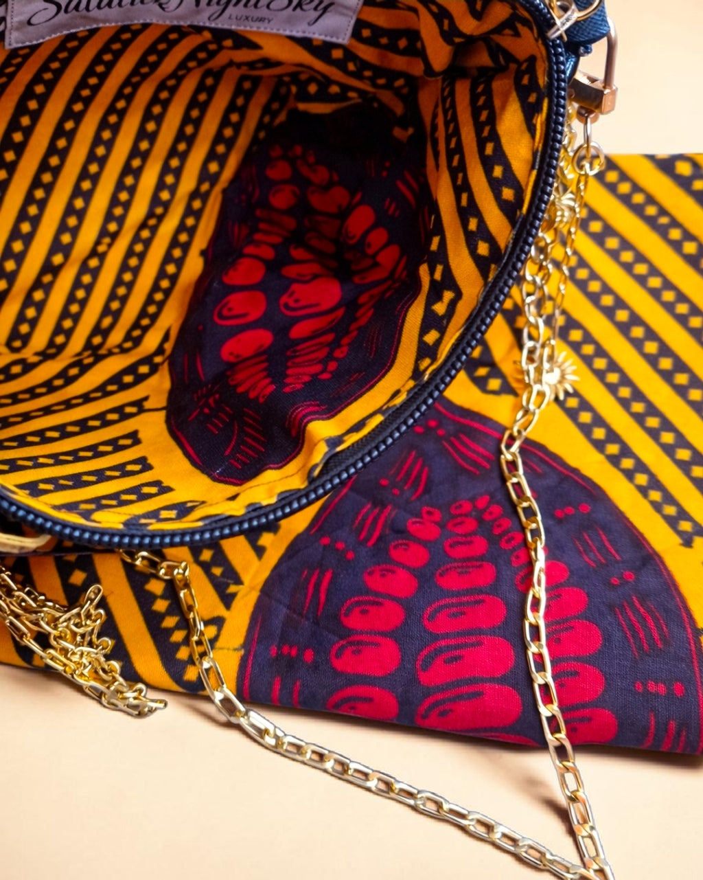 African waxprint & Croco Crossbody Bag (695kr)