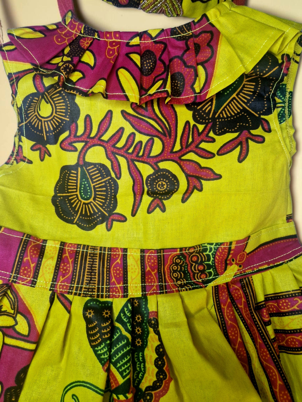 African waxprint baby dress and headband/ Size 12-18 months(499 kr)