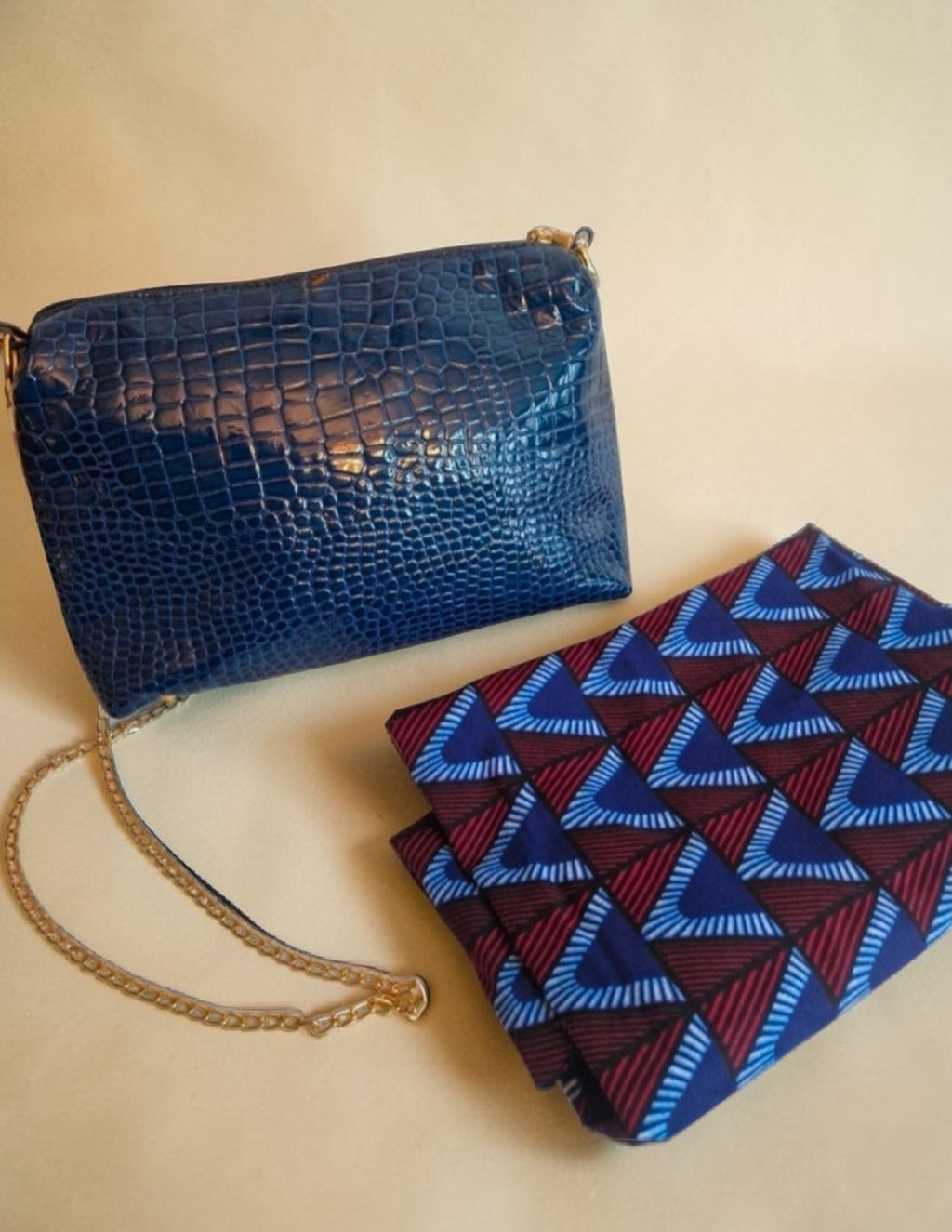 African Wax Print/ Vegan leather Crossbody Bag (795 kr)