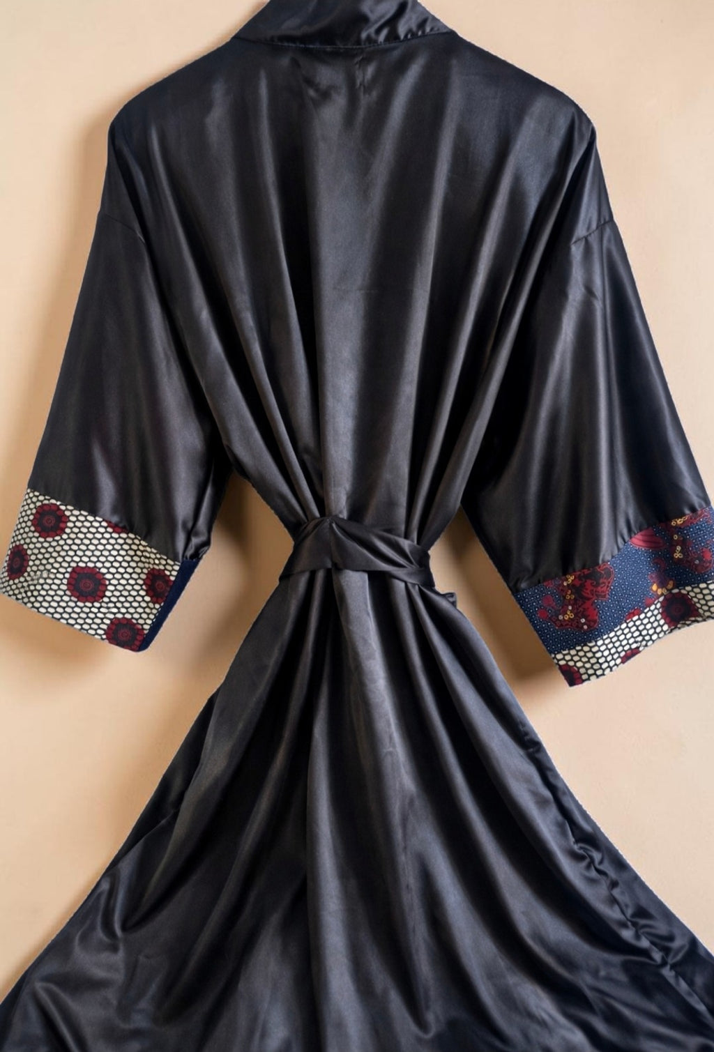 African Waxprint/Black Satin Robe (699 kr)