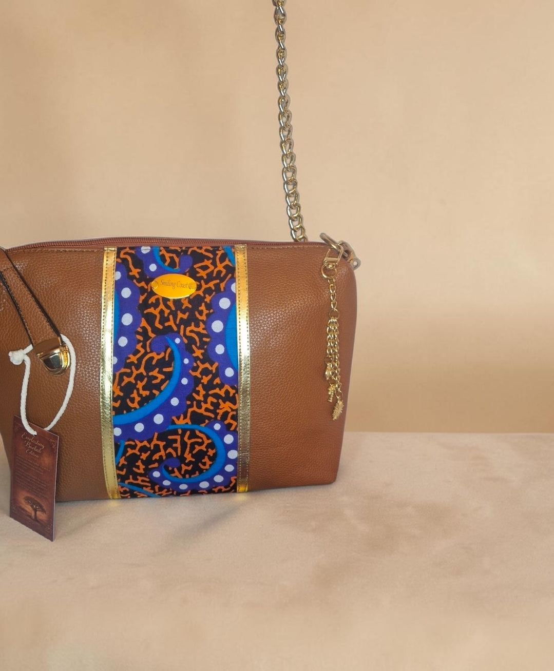African waxprint/Vegan Leather Shoulder Bag (995 kr)