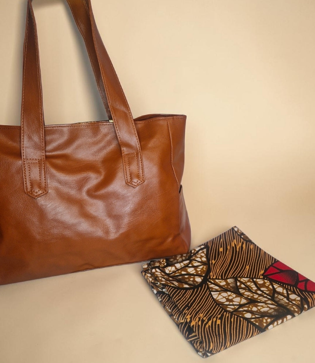 Snakeskin-print/ Vegan Leather -Shopper bag (1295 kr)