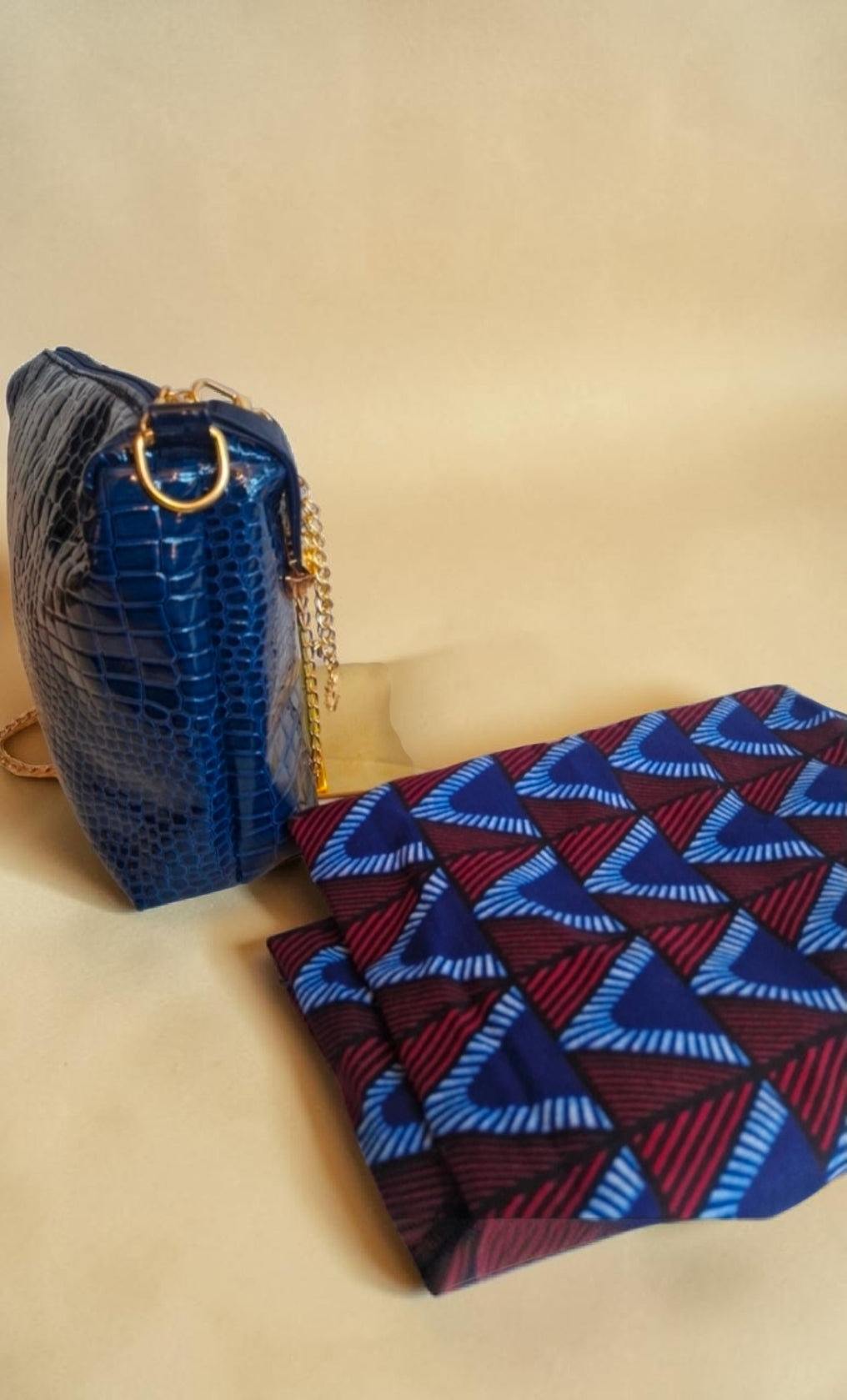 African Wax Print/ Vegan leather Crossbody Bag (795 kr)