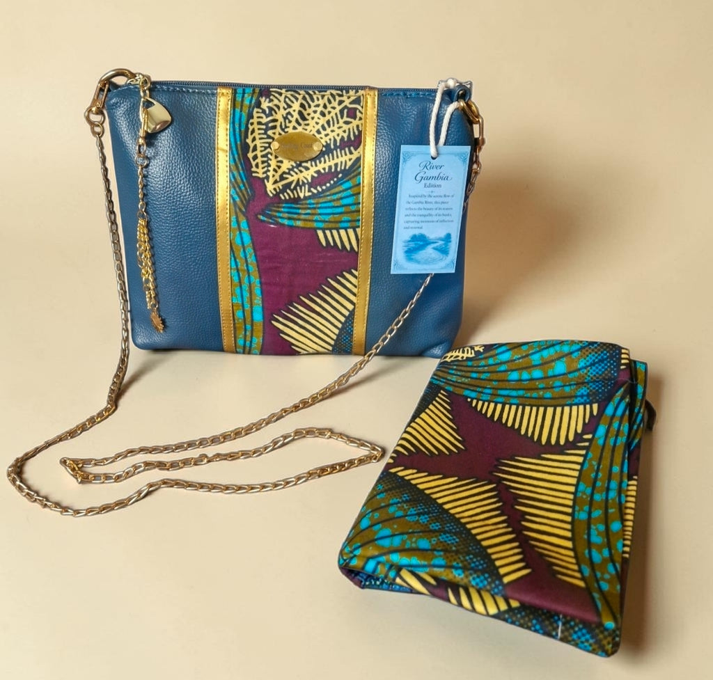 African waxprint/Vegan leather  Crossbody Bag (695 kr)