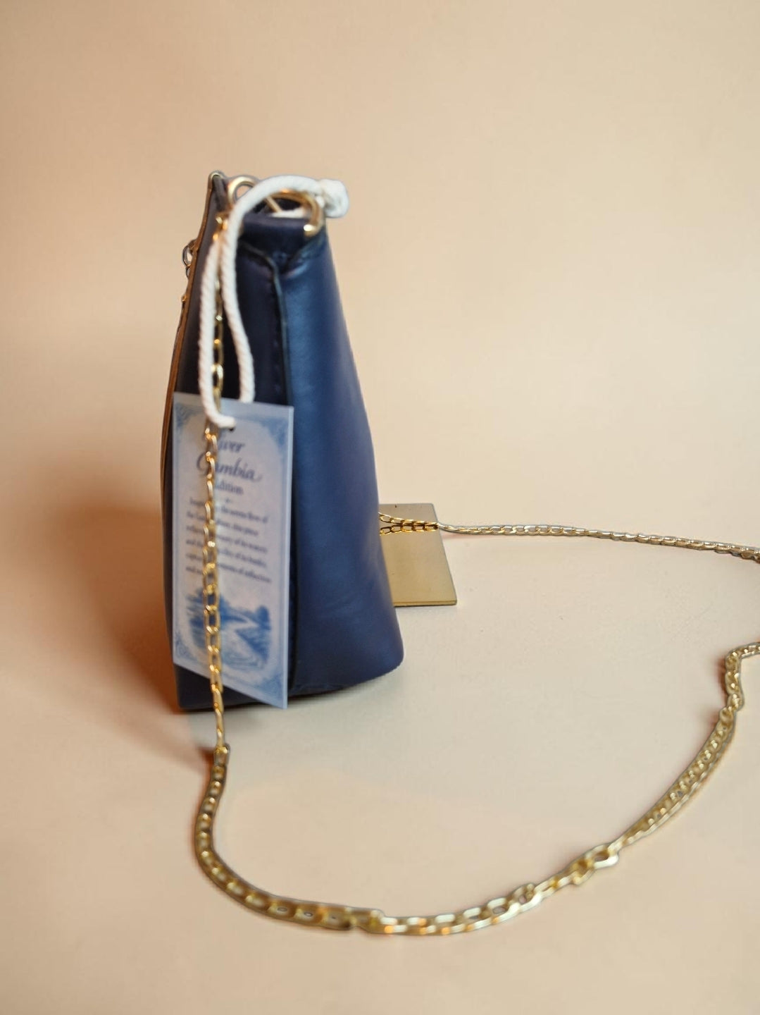 Animalprint-waxprint crossbody bag (595 kr)