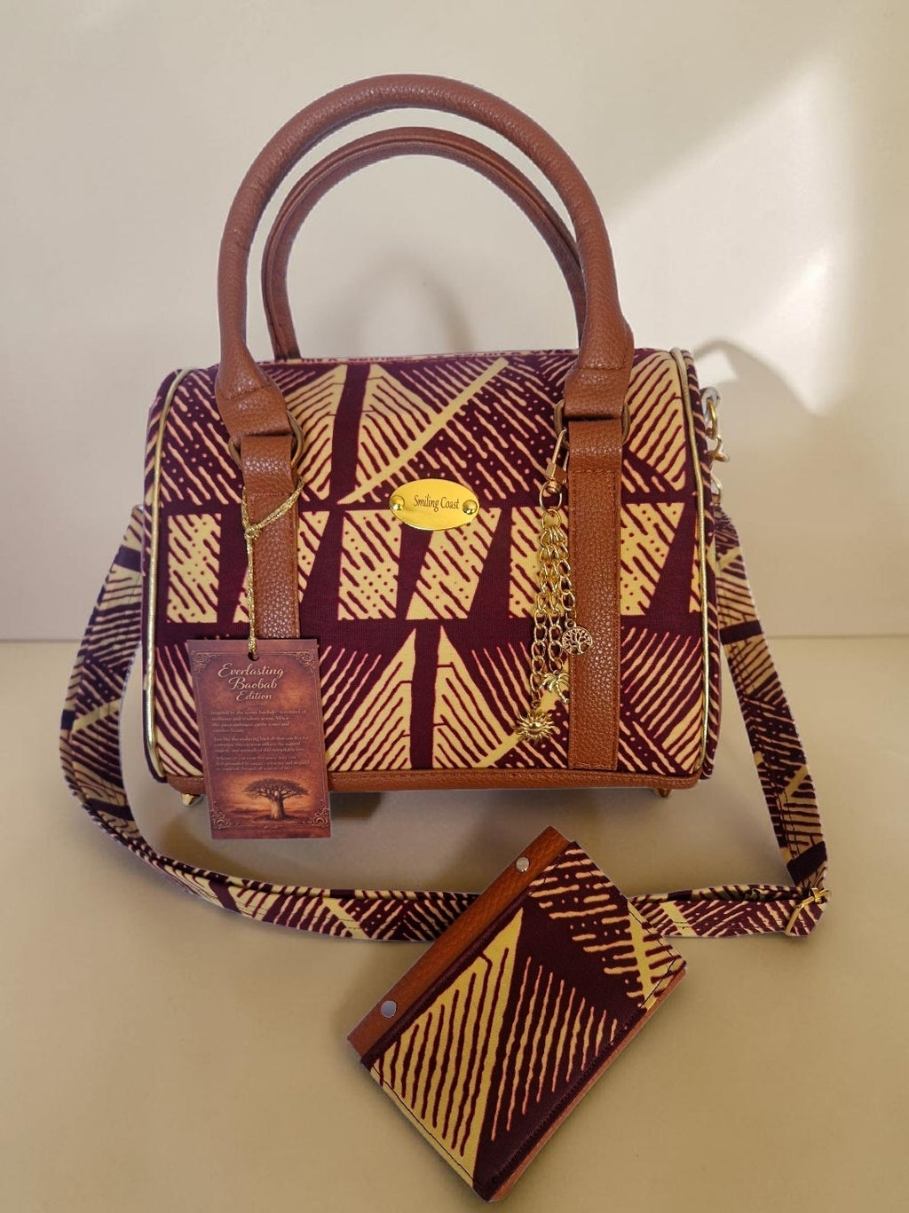 African waxprint/Vegan lether barrel bag(1295 kr)