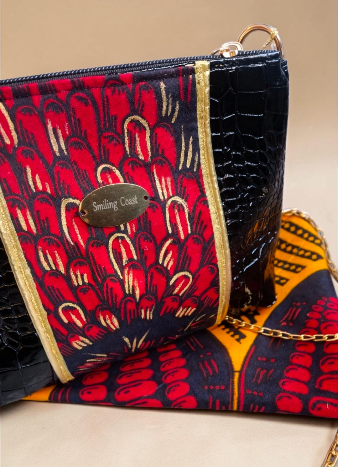 African waxprint & Croco Crossbody Bag (695kr)
