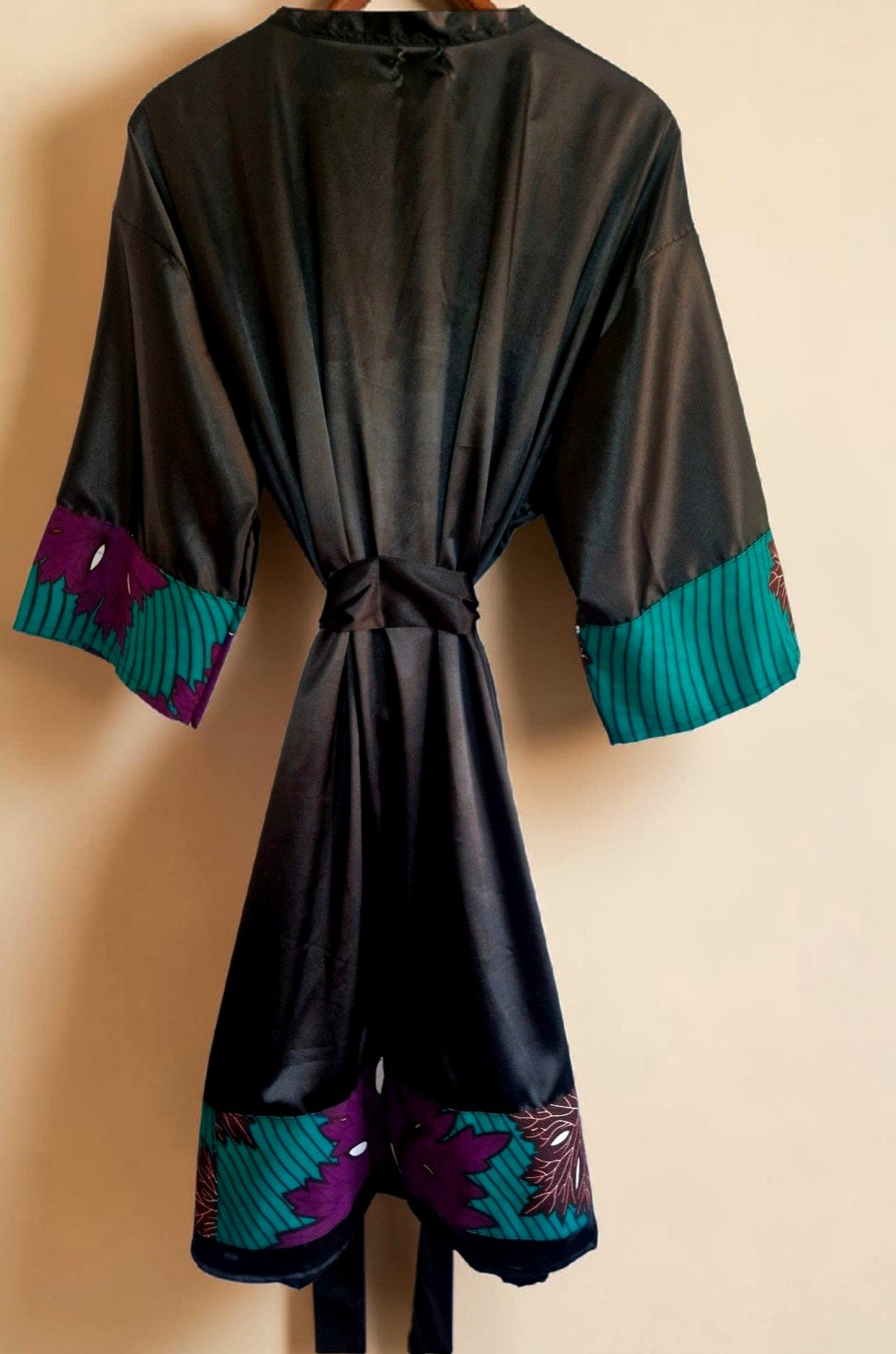African Waxprint/Black Satin Robe (699 kr)