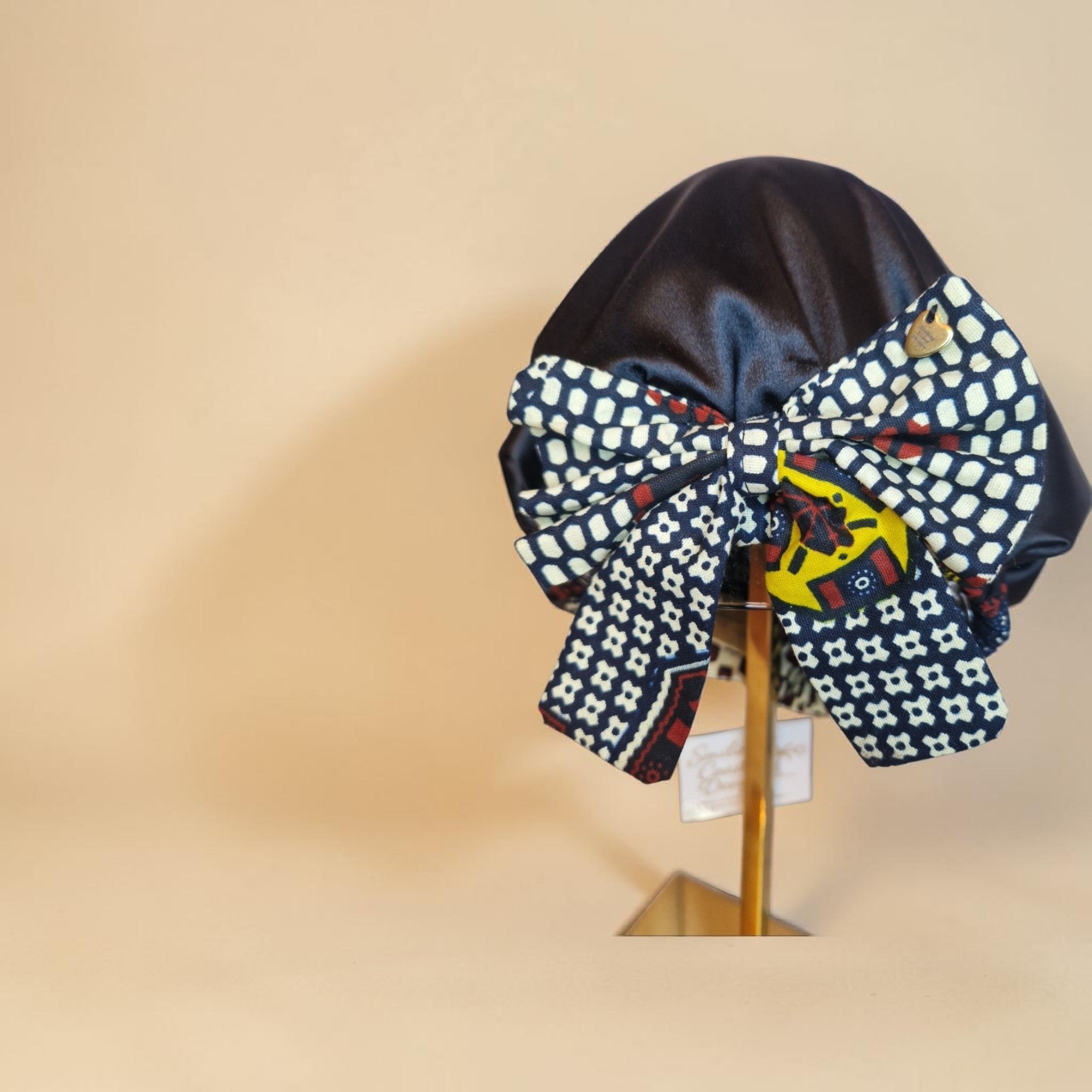 African Waxprint / Satin Bonnet (229kr)