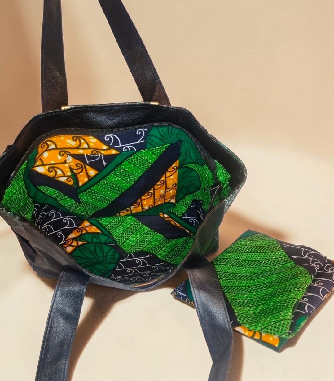 Crocodileprint/Vegan Leather -Shopper bag (1295 kr)