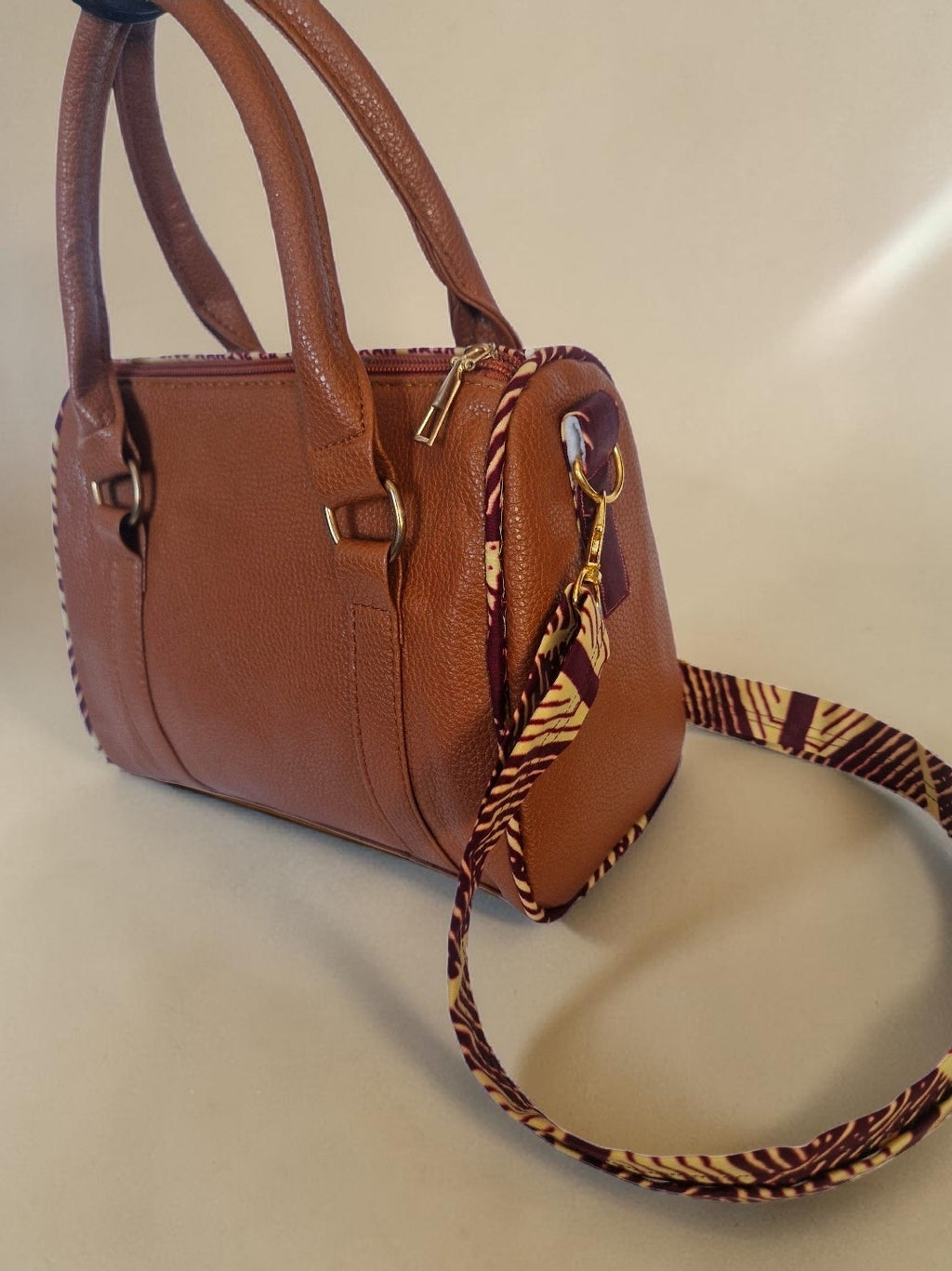 African waxprint/Vegan lether barrel bag(1295 kr)