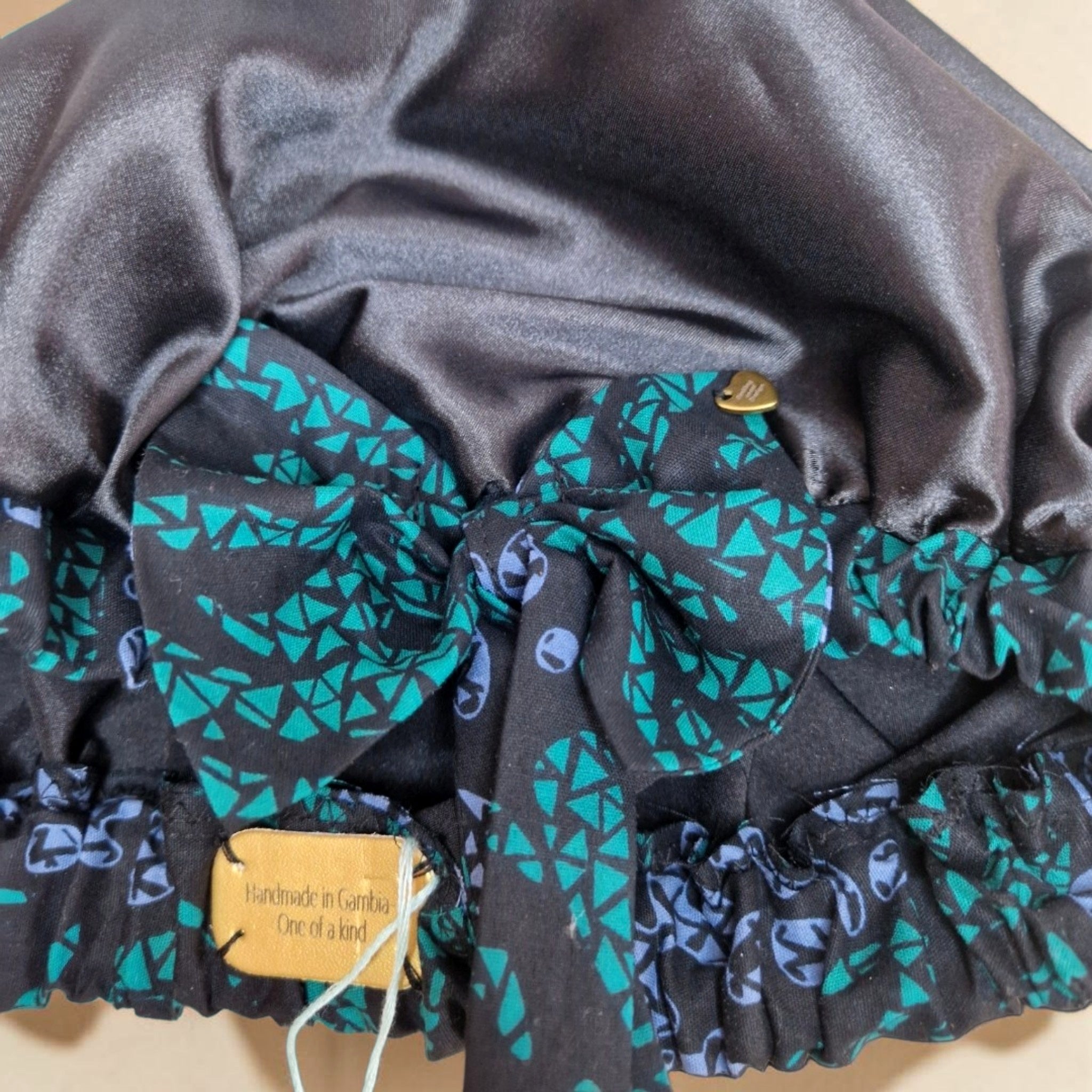 African Waxprint / Satin Bonnet (229kr)