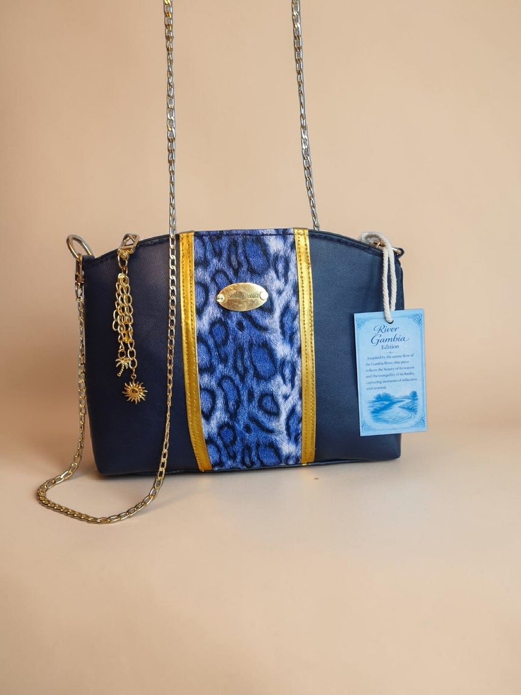 Animalprint-waxprint crossbody bag (595 kr)