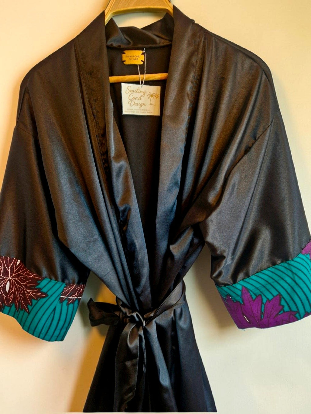 African Waxprint/Black Satin Robe (699 kr)