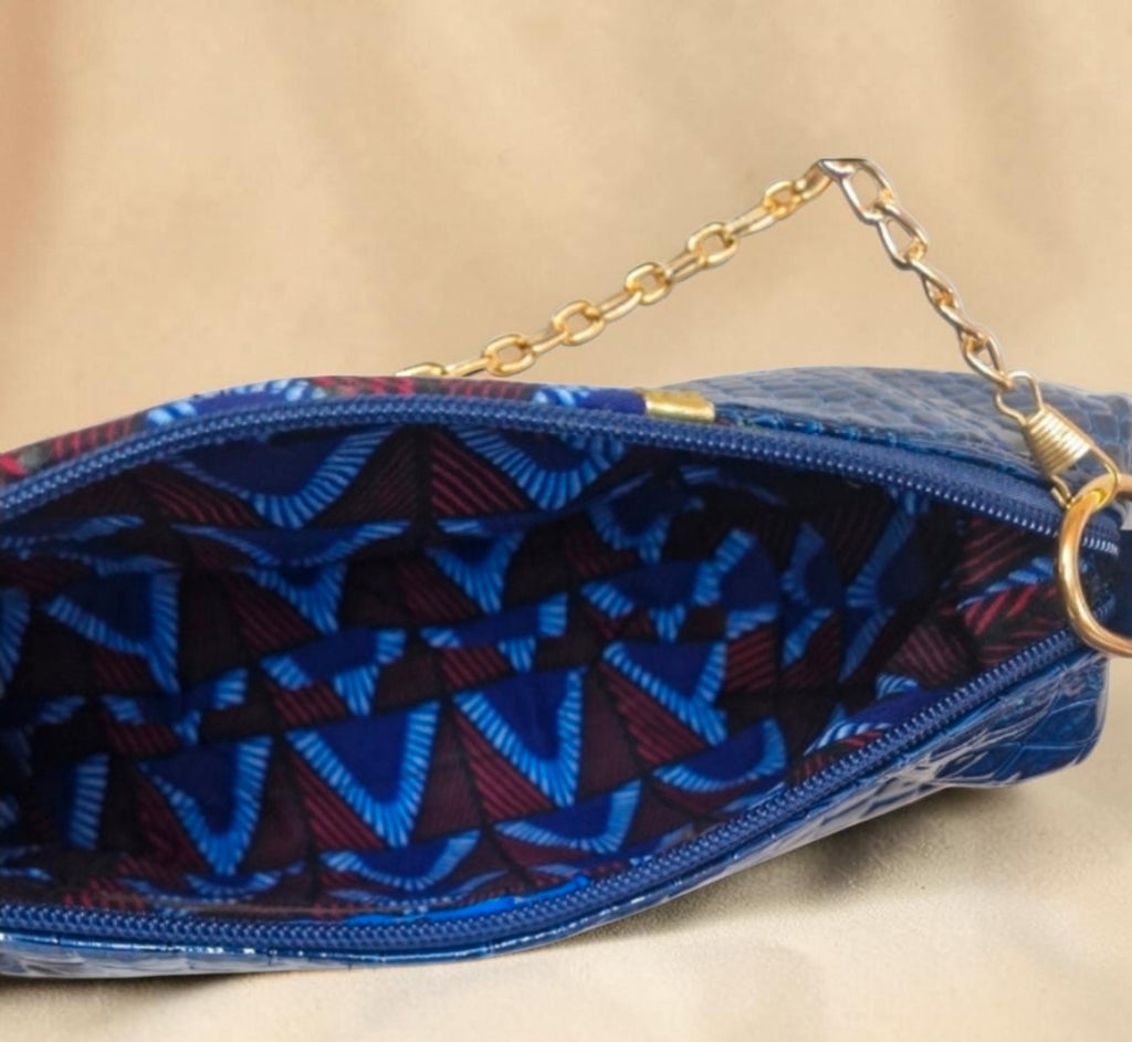 African Wax Print/ Vegan leather Crossbody Bag (795 kr)