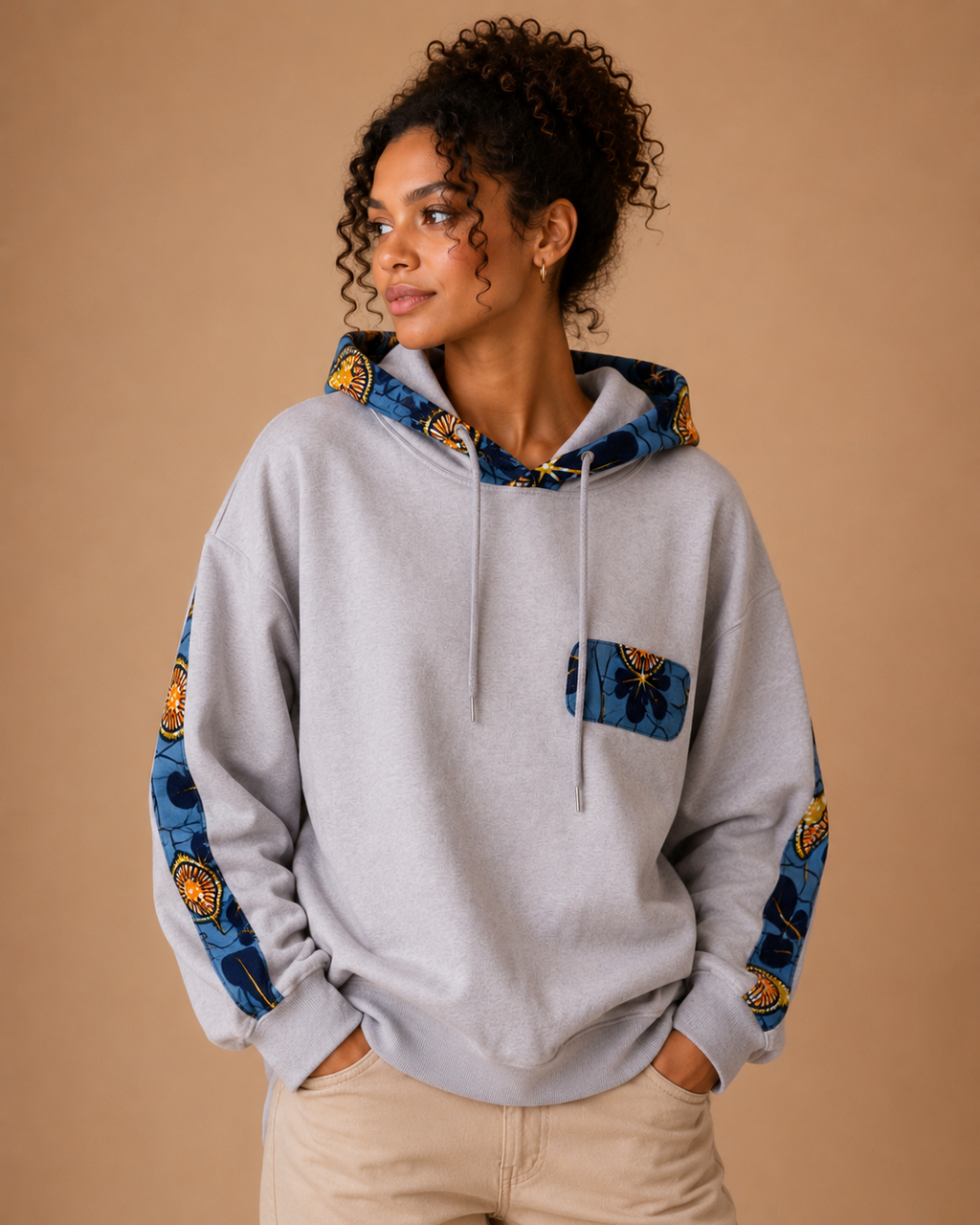 African Waxprint Hoodie Size L (799 kr)