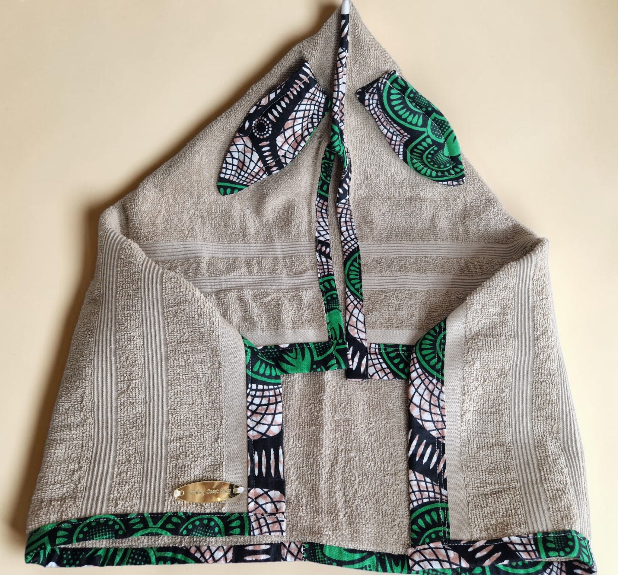 Luxury African Baby Gift Box | Bathrobe, Bunny Toy, Baobab Soap, Shea Butter(1295 kr)