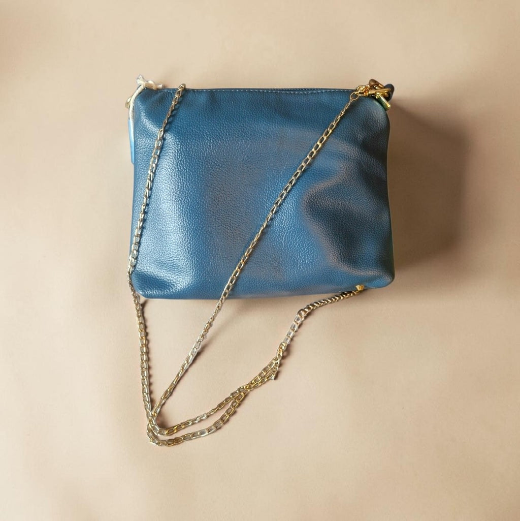 African waxprint/Vegan leather  Crossbody Bag (695 kr)