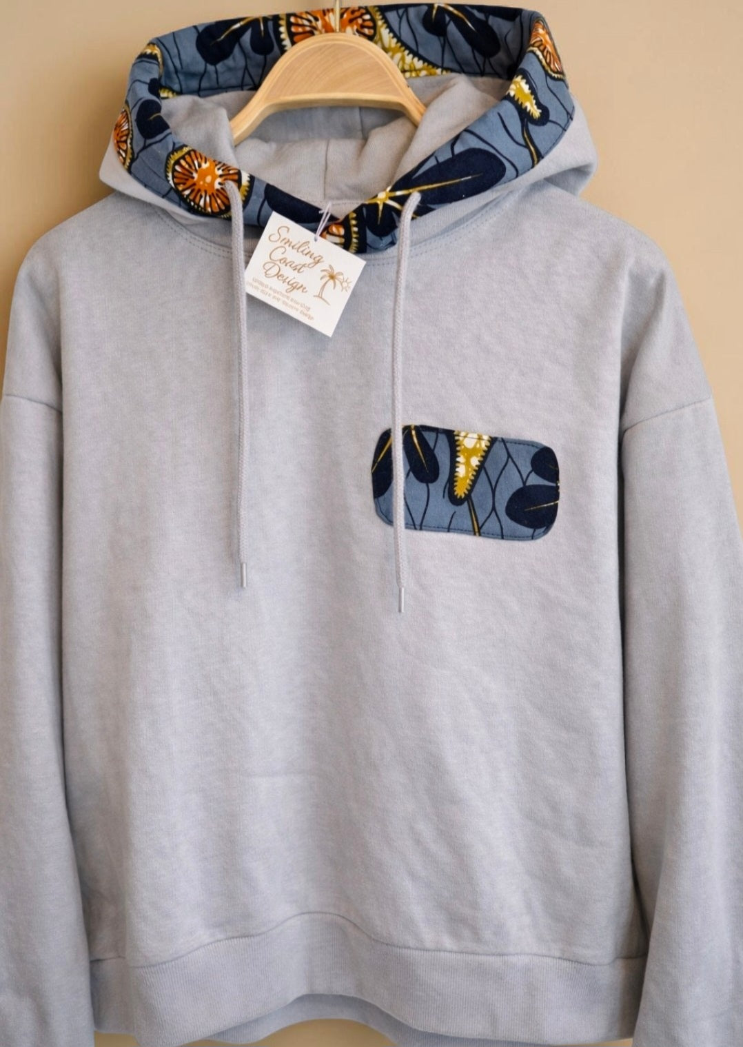 African Waxprint Hoodie Size L (799 kr)