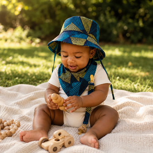 African Wax Print Baby Set -Sun Hat, Bib & Pacifier Clip (499 kr)