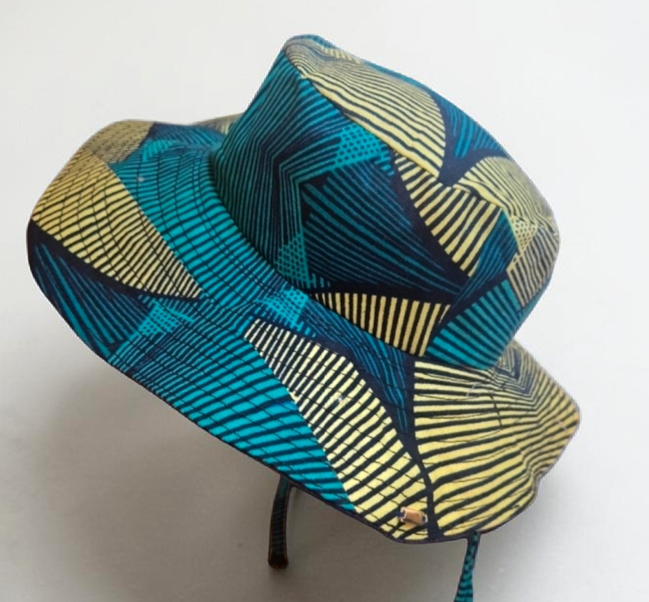 African Wax Print Baby Set -Sun Hat, Bib & Pacifier Clip (499 kr)