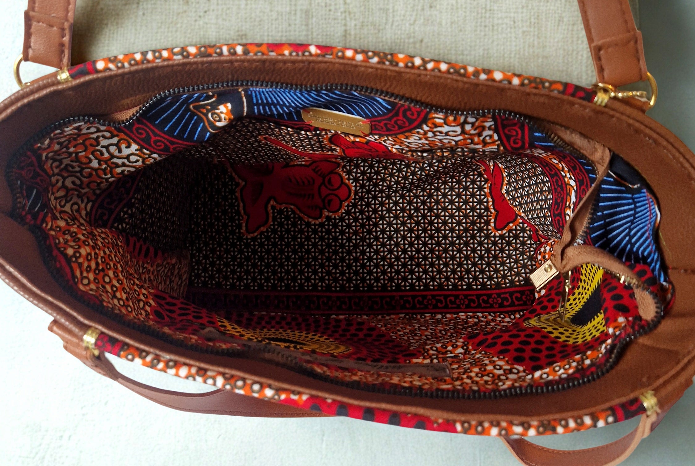 African waxprint/Vegan lether totebag(1395 kr)
