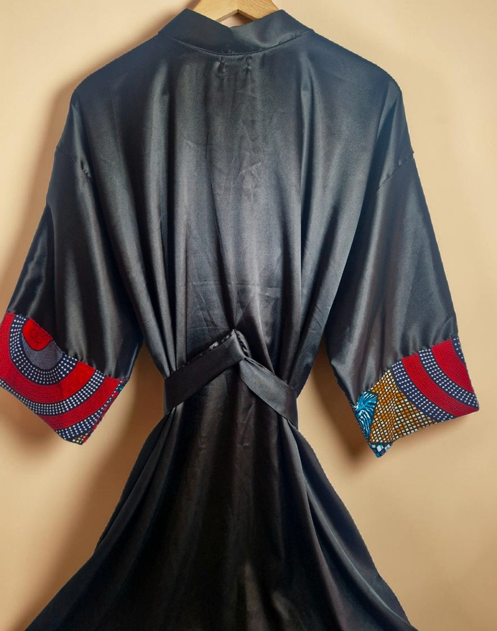 African Waxprint/Black Satin Robe (699 kr)