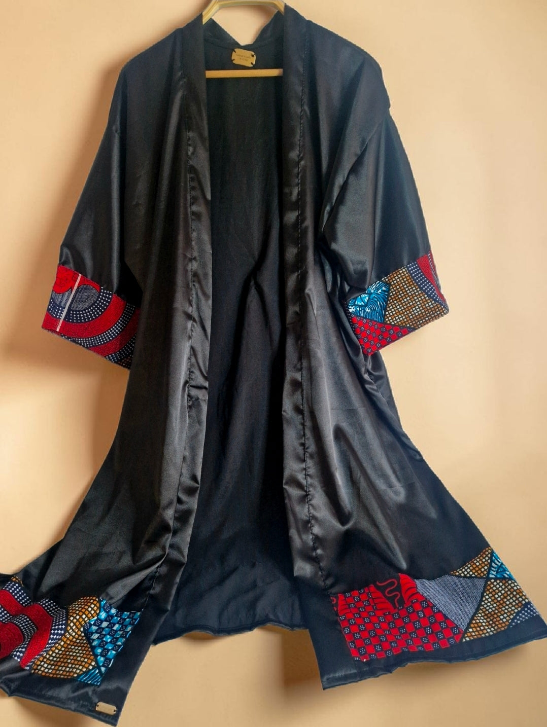 African Waxprint/Black Satin Robe (699 kr)