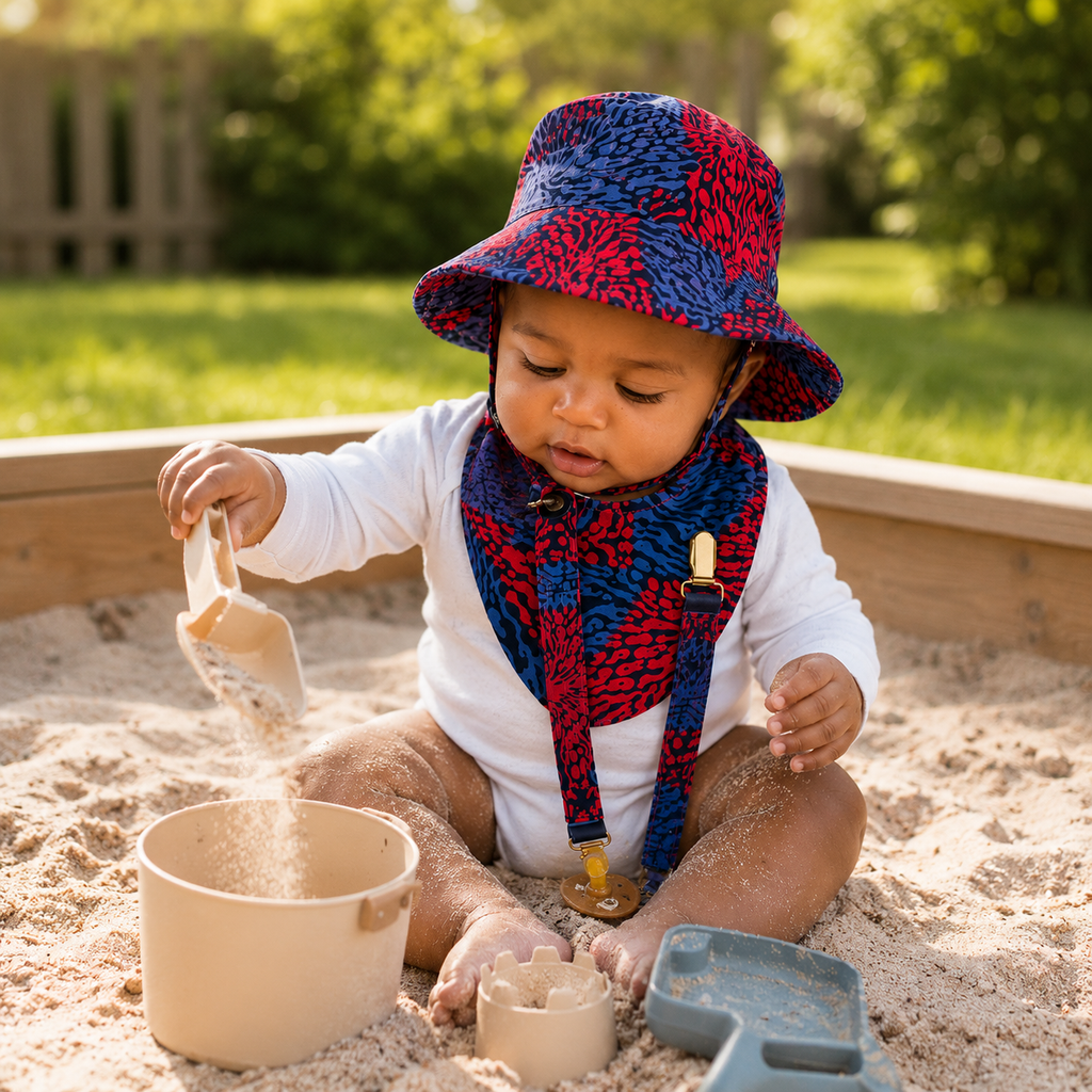 African Wax Print Baby Set – Sun Hat, Bib & Pacifier Clip (499 kr)