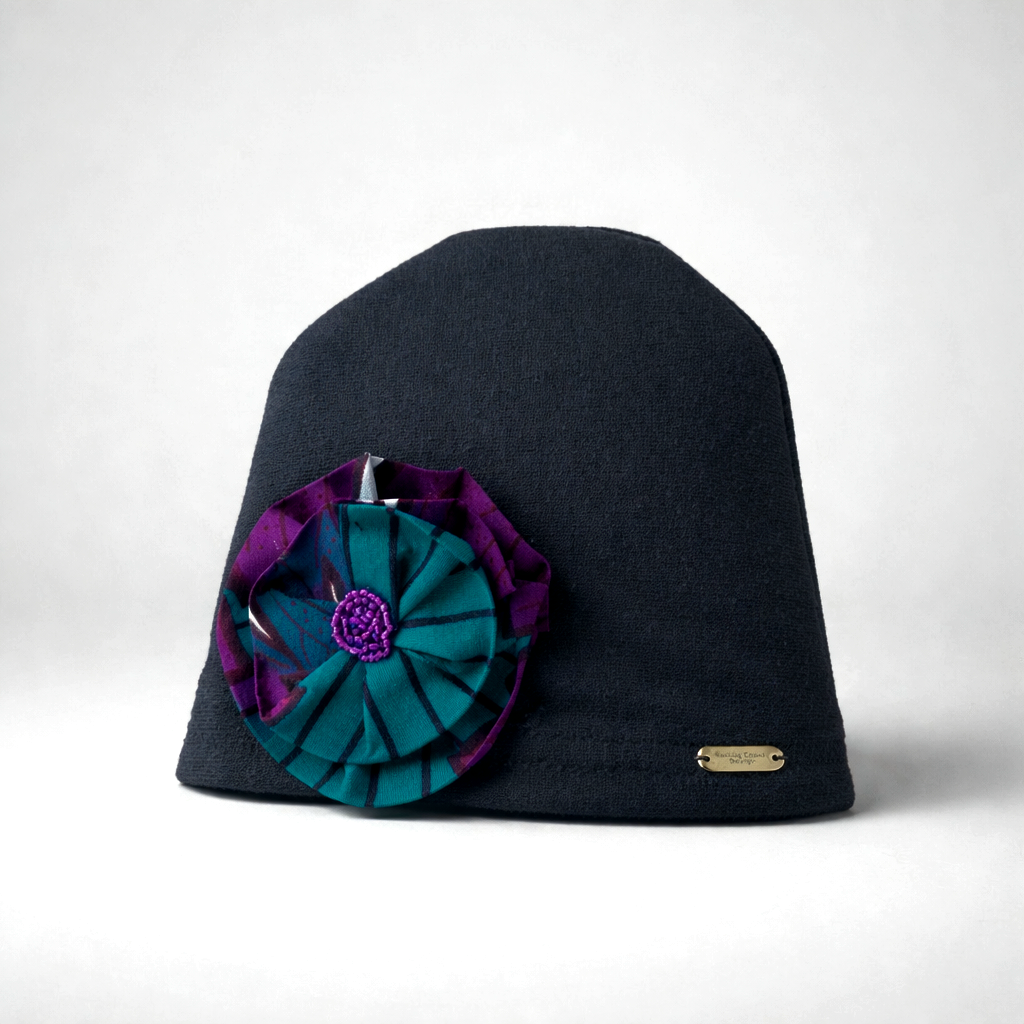 Baby Beanie – Hat with Waxprint flower(219 kr)