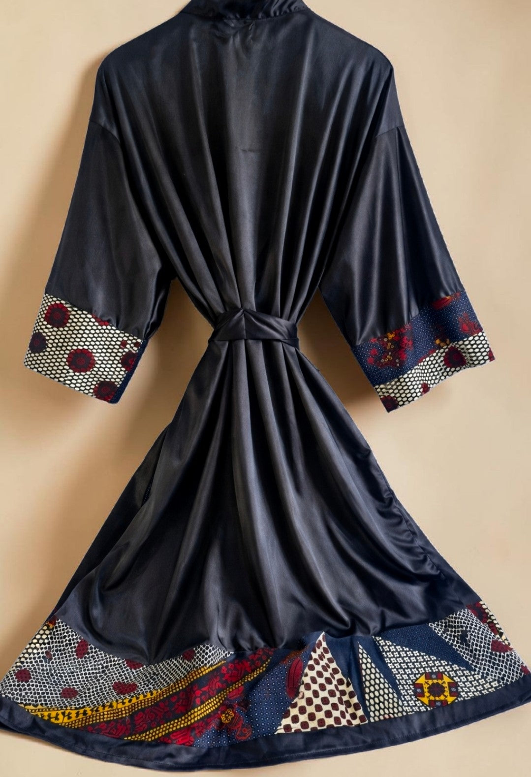 African Waxprint/Black Satin Robe (699 kr)