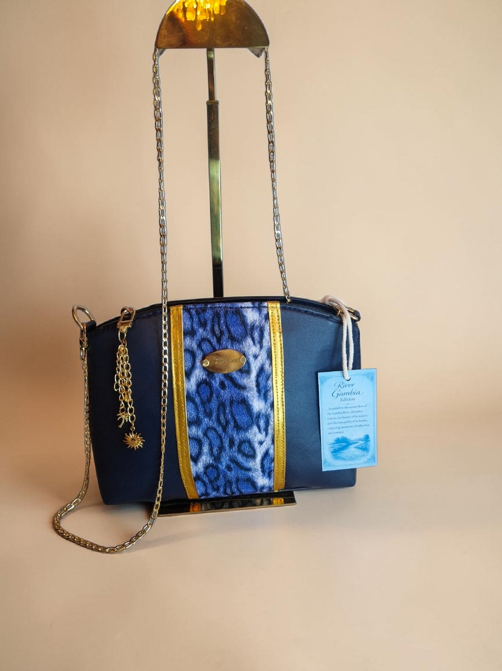 Animalprint-waxprint crossbody bag (595 kr)