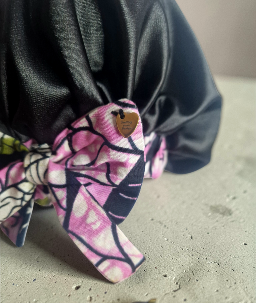 African Waxprint / Satin Bonnet (229kr)