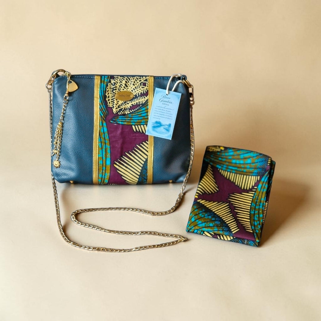 African waxprint/Vegan leather  Crossbody Bag (695 kr)