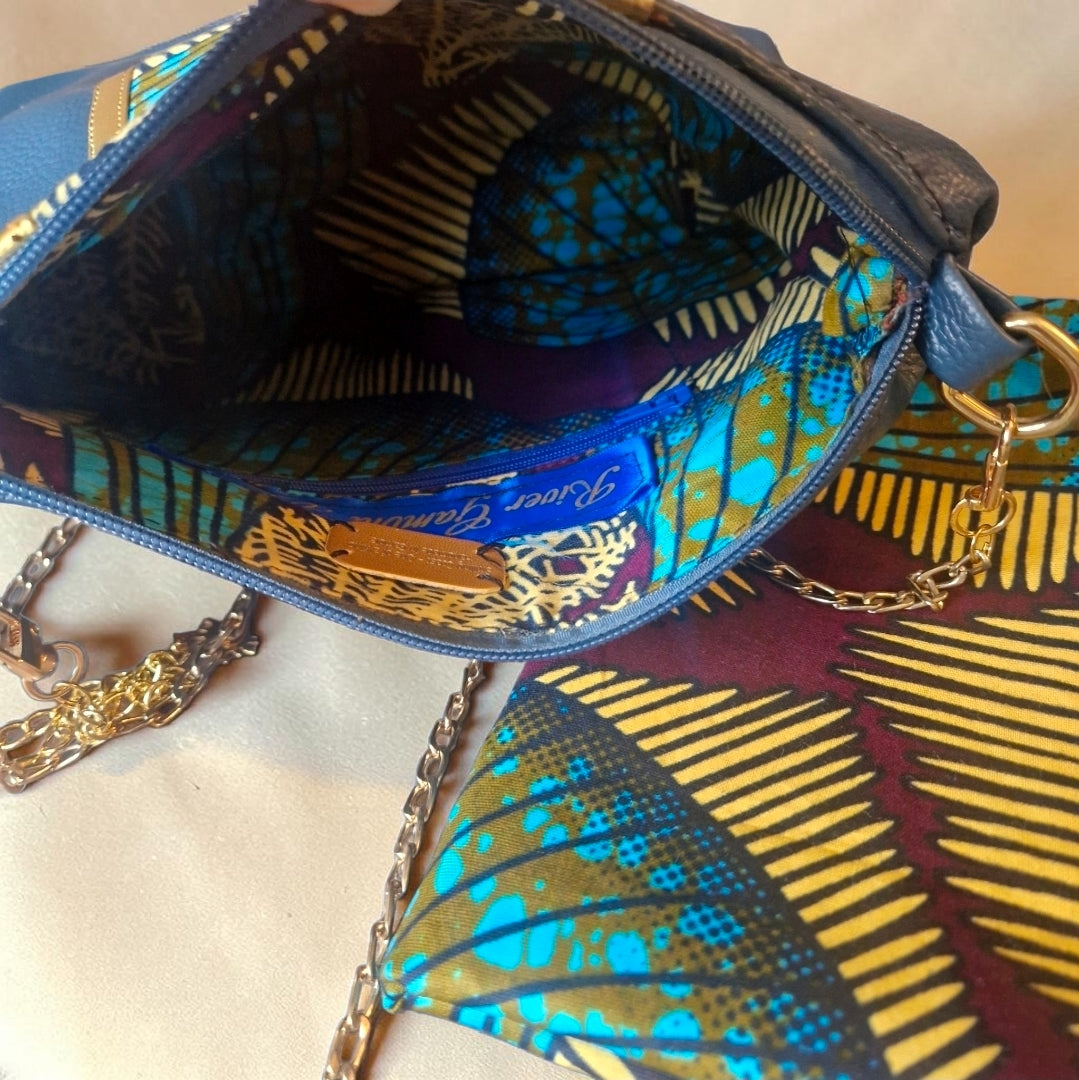 African waxprint/Vegan leather  Crossbody Bag (695 kr)